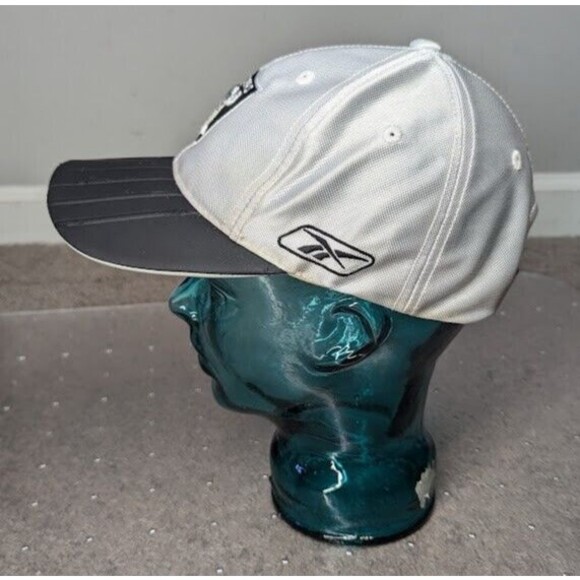 Reebok Oakland Raiders NFL Cap Silver Black White-OSFM-Adjustable - Picture 5 of 7